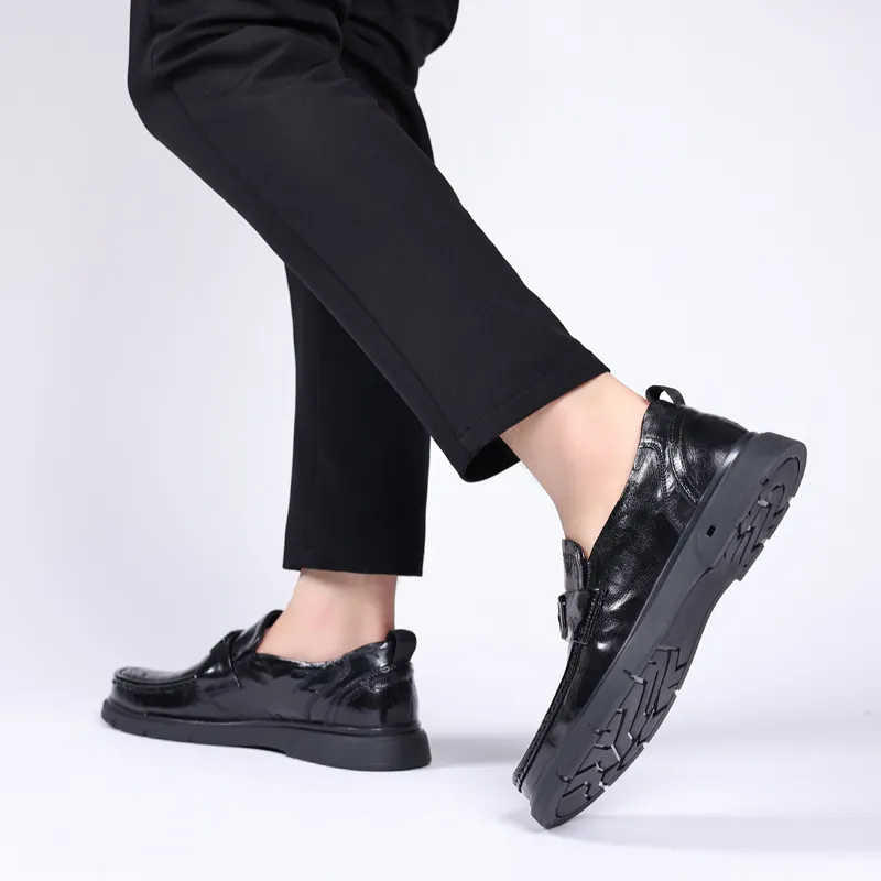 SHUPATE Loafers Men Low Top Black-3