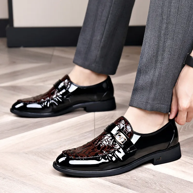 SHUPATE Loafers Men Black/Red-16