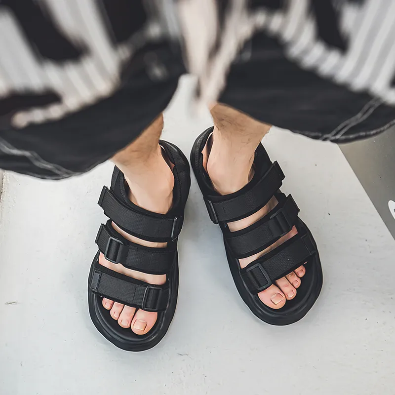 SHUPATE Beach Sandals Men Black/White-5