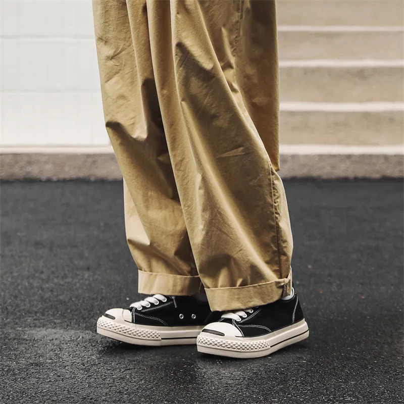VANSSI Low Top Skateboard Shoes Men's Black-3