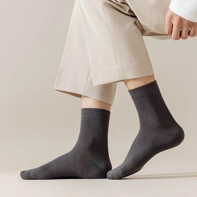 AUGUST Men Mid Calf Socks-2