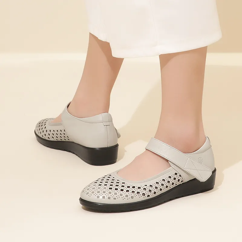 Cigna Clogs Women's-3
