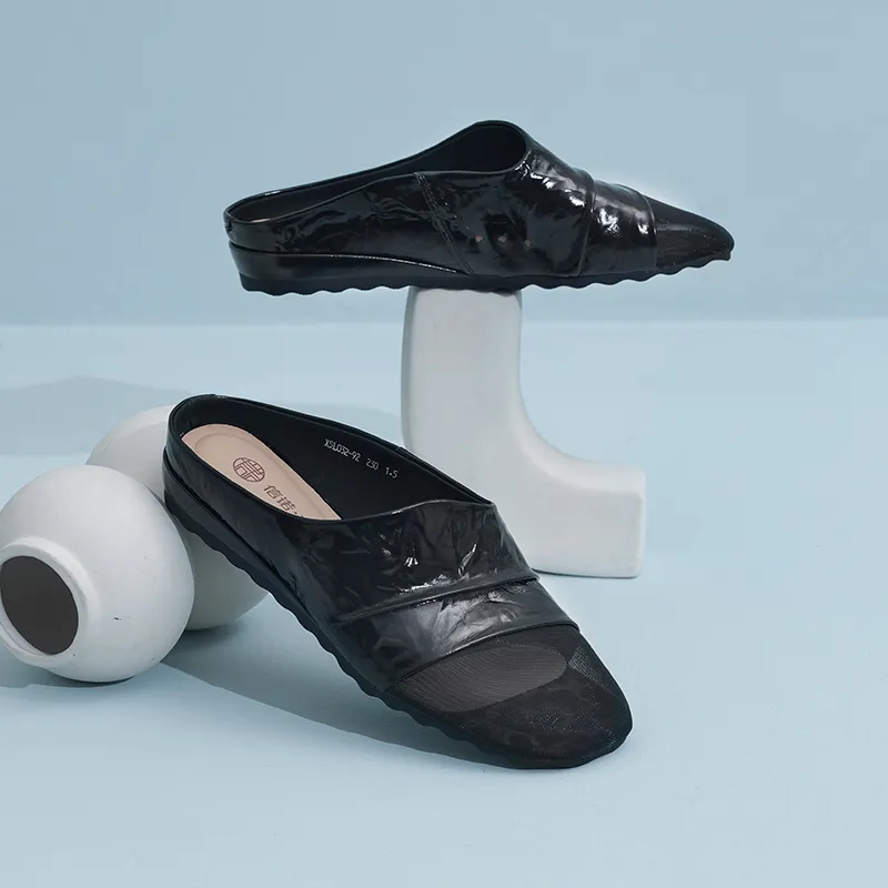Cigna Quiet Closed Toe Slippers Women's-4