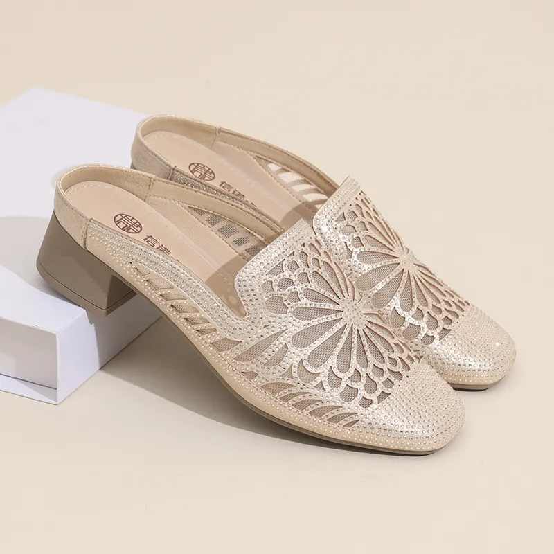 Cigna Rubber Sole Odor Resistant Closed Toe Slippers Women's-10