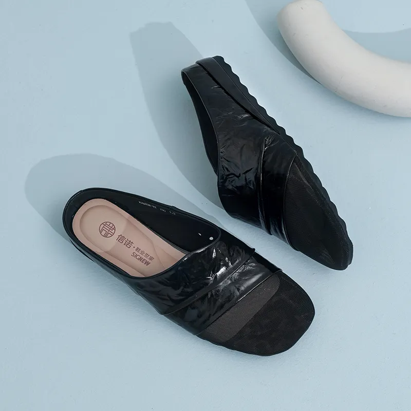 Cigna Quiet Closed Toe Slippers Women's-5