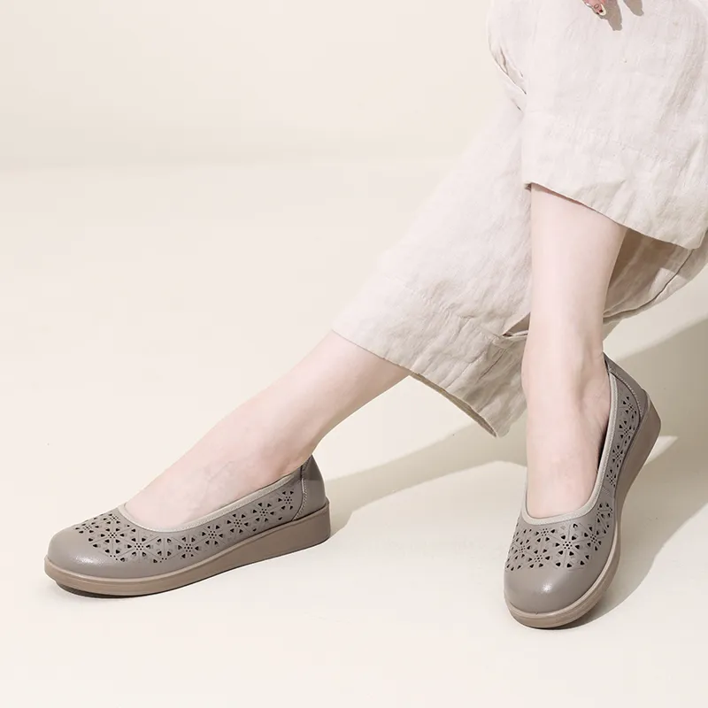 Cigna Clogs Women's-3