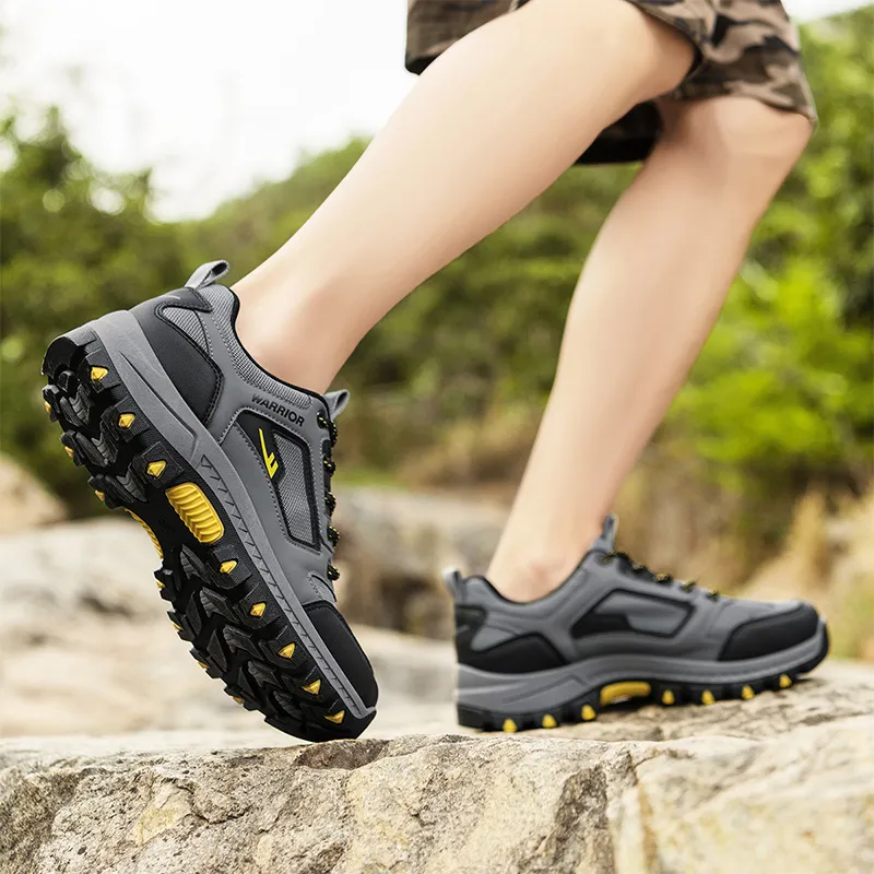 WARRIOR Hiking / Trekking Shoes Men Low Top Black, Yellow-6