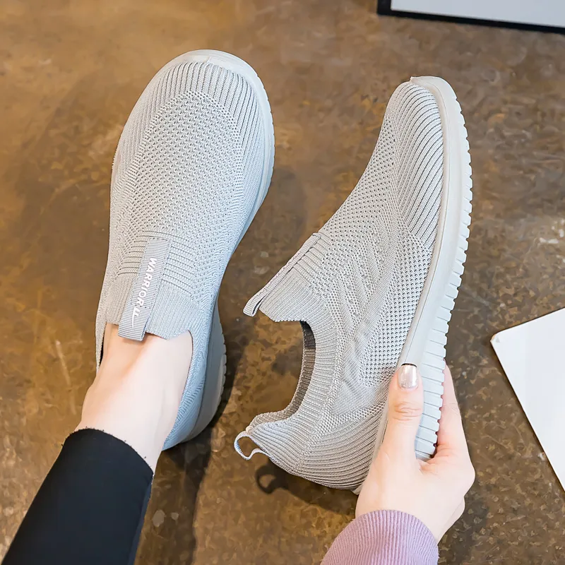 Warrior Lazy Slip-on Wear-resistant Lightweight Breathable And Non-slip. Low-Top Casual Shoes Women's-1