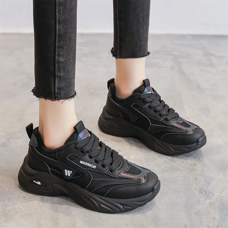 Warrior Anti Slip Wear Resistant Lightweight Height Increasing Warm Coverage Low Top Chunky Sneakers Unisex Black-3