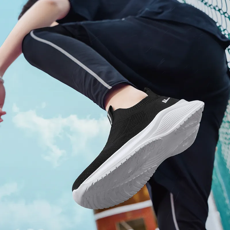 Warrior Wear resistant, Lightweight, Breathable, And Non slip. Low Top Casual Shoes Men's Black-7