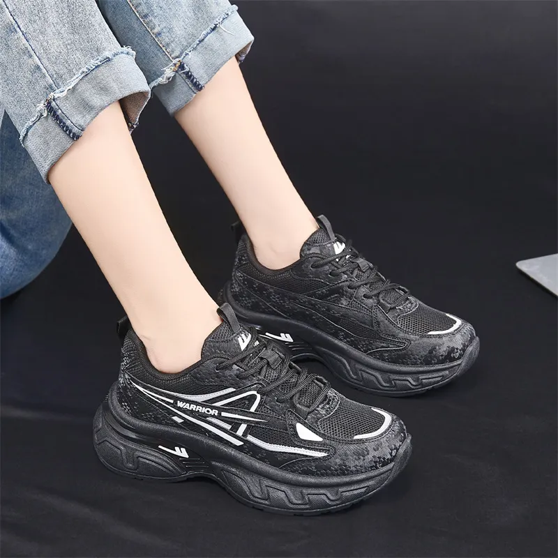Warrior Wear resistant Lightweight Breathable And Non slip. Low Top Chunky Sneakers Women's Black-3
