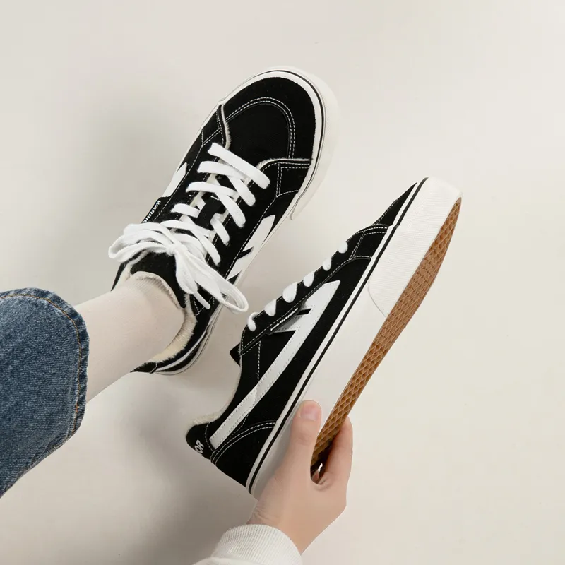 Warrior Huichao Thermal Abrasion Resistant Lightweight Slip Resistant Low Top Canvas Shoes Unisex Black Beige-11