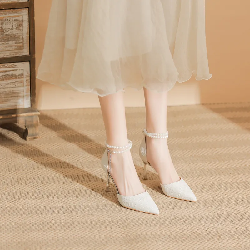 Dunnu Slim Heel High Heels Women's White-4