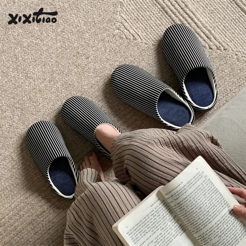 Thin Strips Slippers Unisex, Black-1