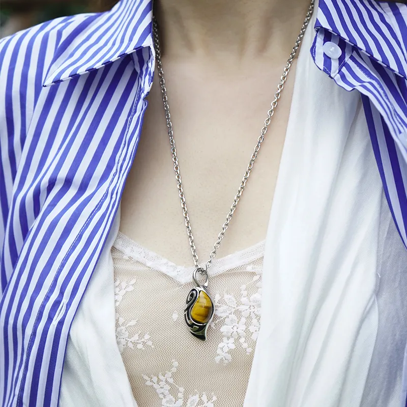 ROADLATIVE Titanium Steel Necklaces Unisex-4