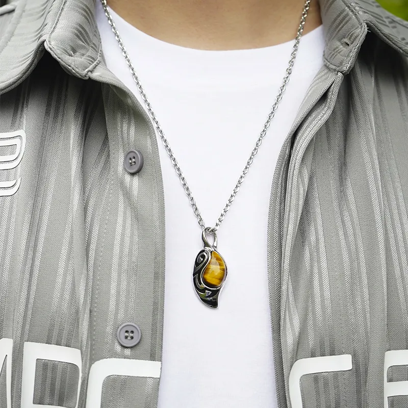 ROADLATIVE Titanium Steel Necklaces Unisex-3