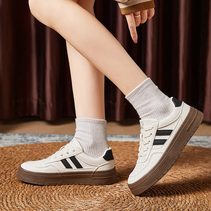 La Chapelle Lightweight Low Top Skateboard Shoes Women's-9