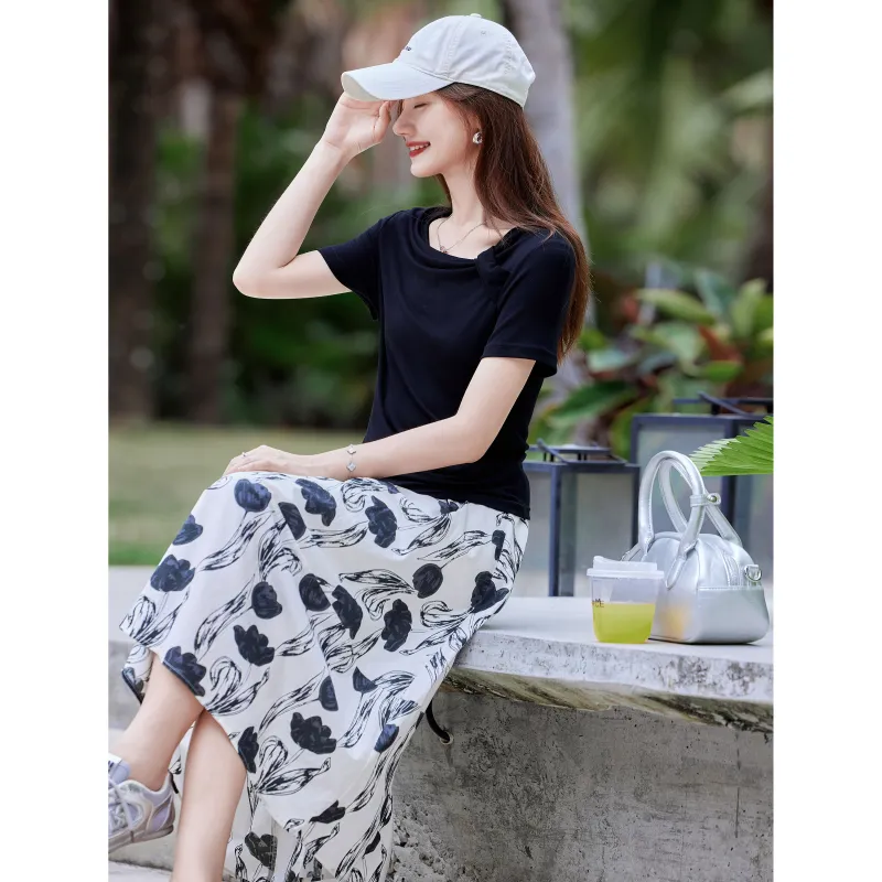 A Paradise For Awakening Skirt Set Women's Black-3
