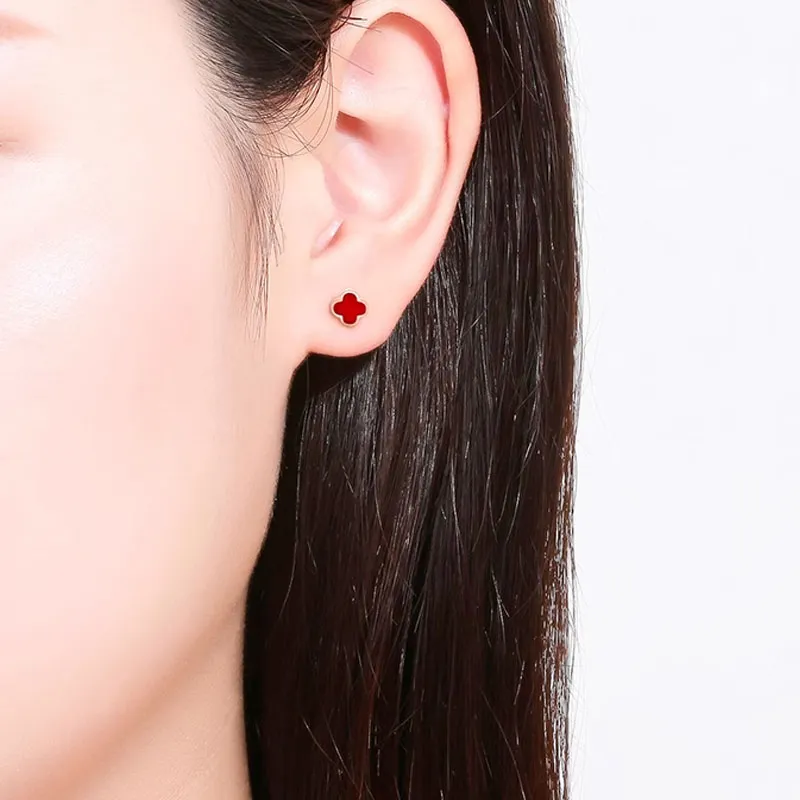KING TAI SANG 18K Gold Stud Earrings Unisex-4