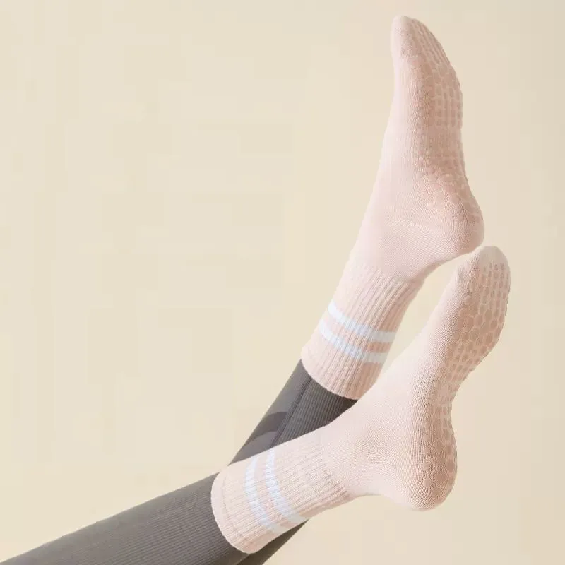 BEAR UNION Mid Calf Socks Women's-10