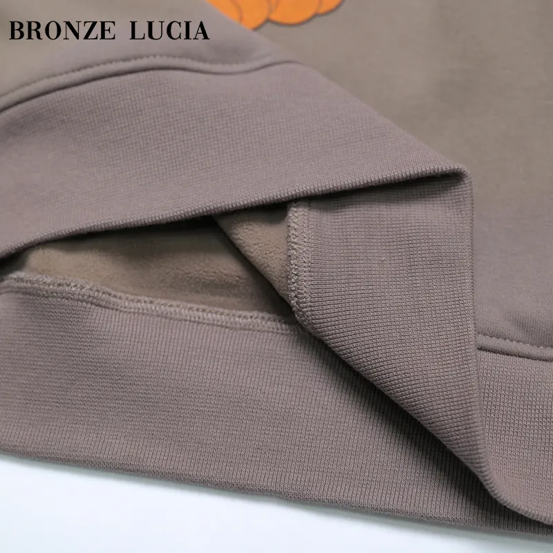 Bronze Lucia x JIAFEIMAO,LIANMINGKUAN Sweatshirt Unisex Khaki-4