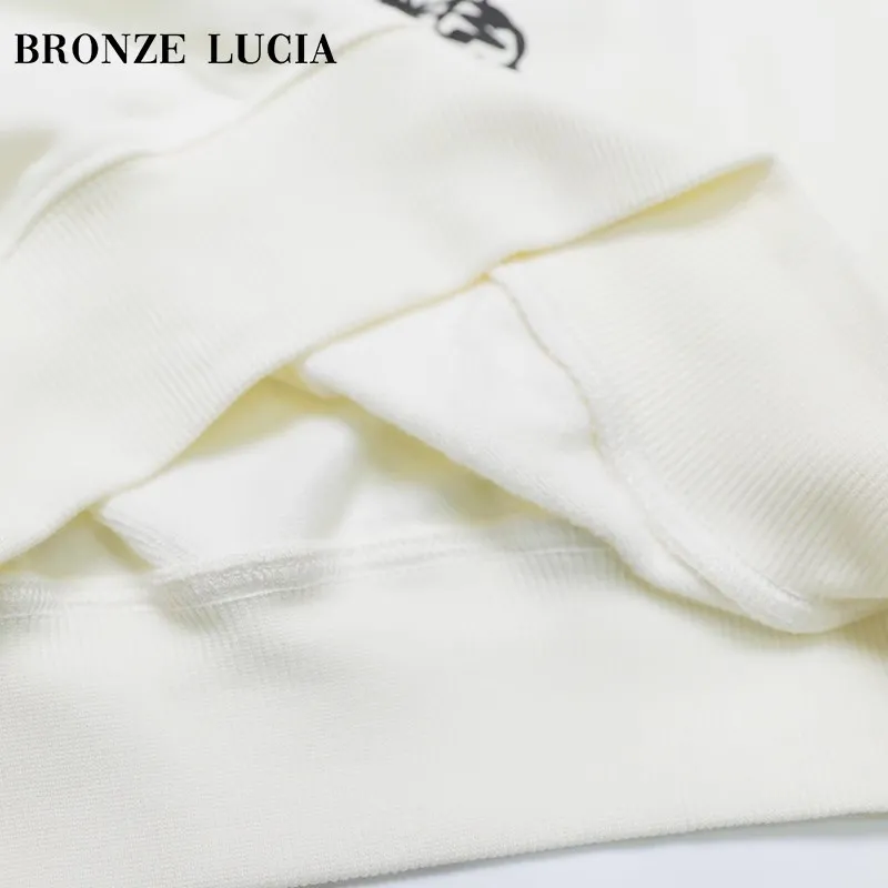 Bronze Lucia Sweatshirt Unisex White-5