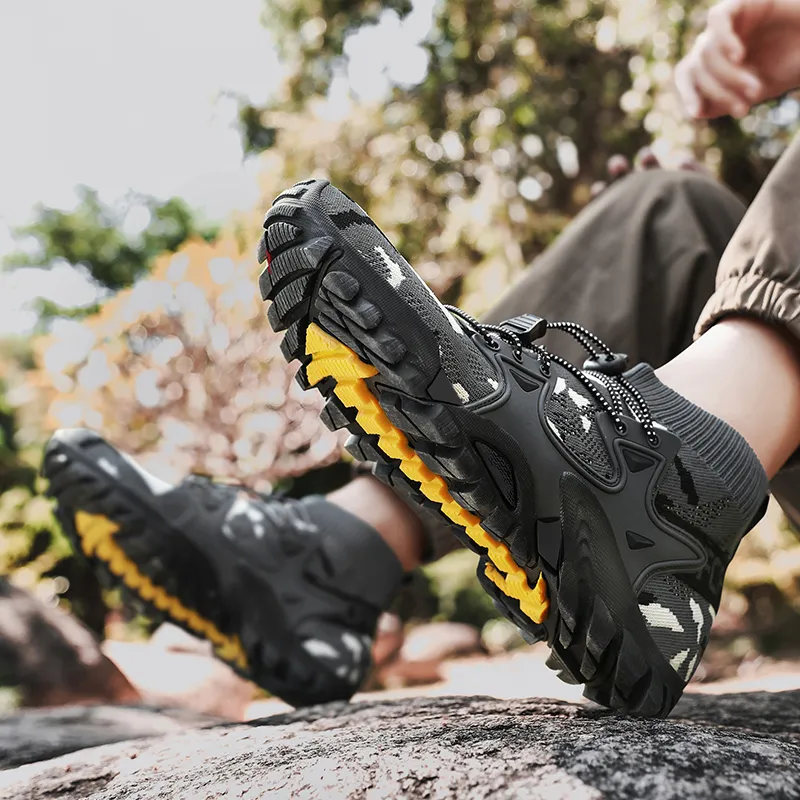 TELENT Abrasion Resistant Coverage Mid Top Hiking Shoes Men's Black-4