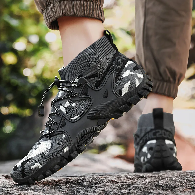 TELENT Abrasion Resistant Coverage Mid Top Hiking Shoes Men's Black-1
