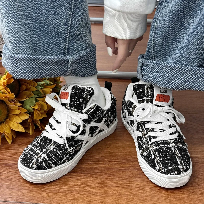 TELENT Shock Absorbers With Slip Resistant Features Low Top Casual Shoes Unisex Black-2