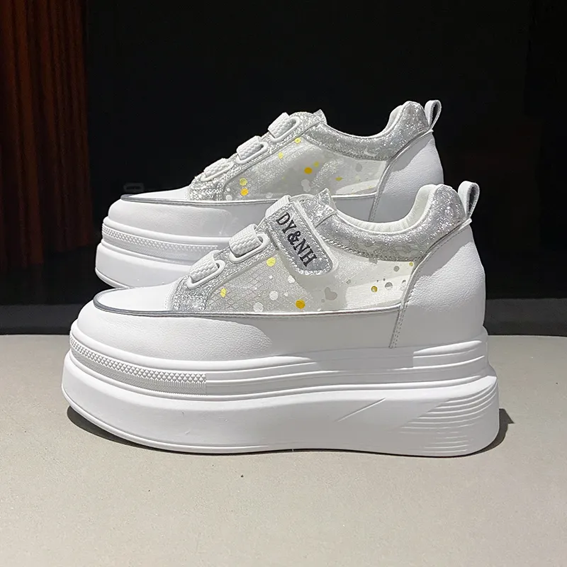 King Jinmai Slip Resistant Cushioning Abrasion Resistant Low Top Skateboard Shoes Women's-1
