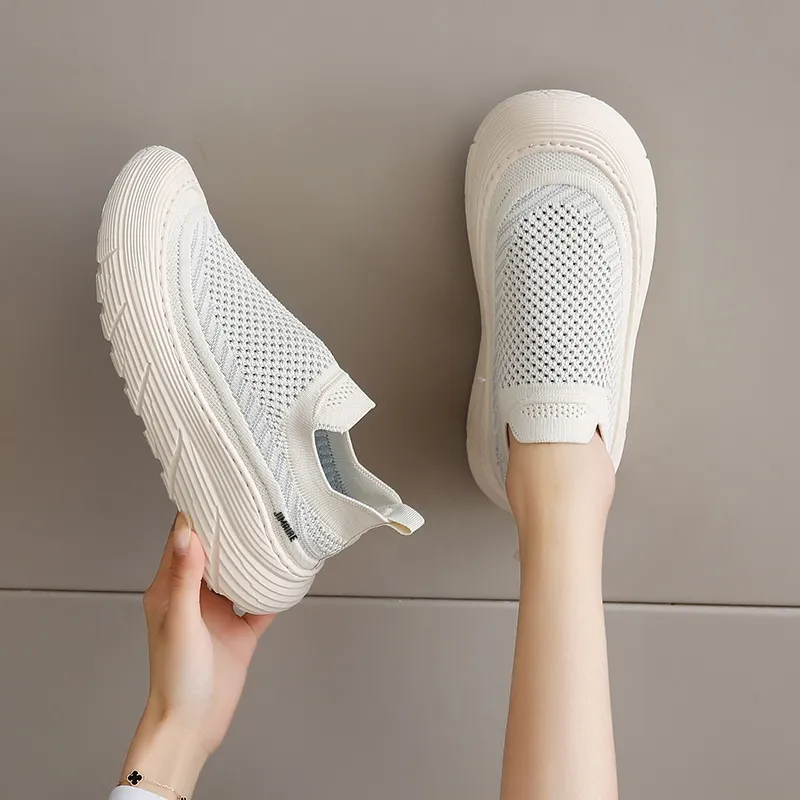 King Jinmai Slip Resistant Low Top Casual Shoes Women's-6