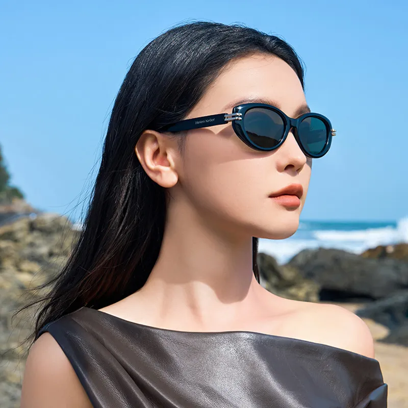 HELEN KELLER Plate Frame Oval Sunglasses Unisex-1
