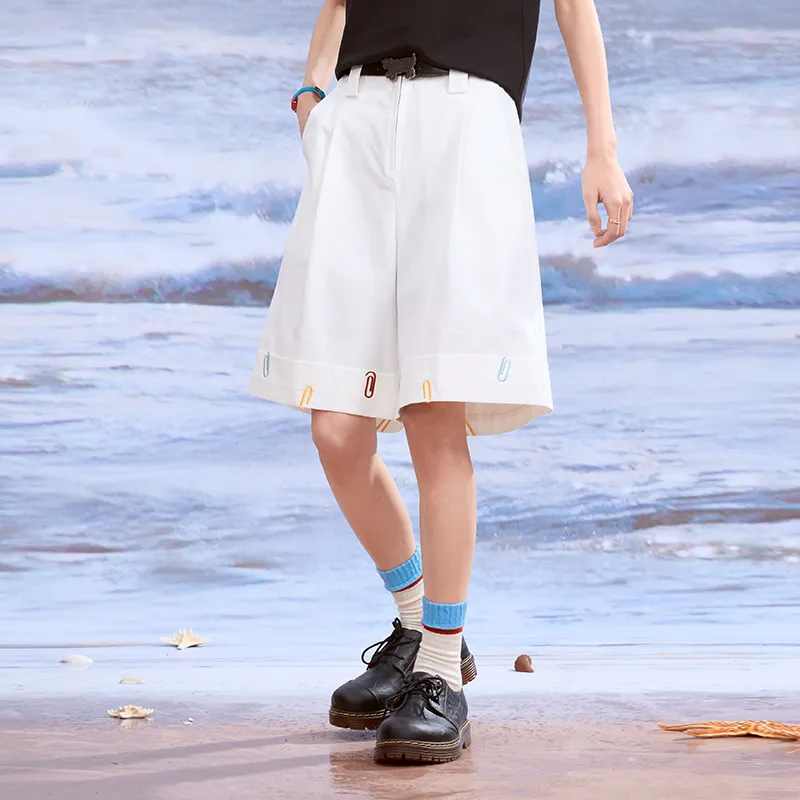 Madgood Casual Shorts Women's Ecru Comes With Earphone Case-2