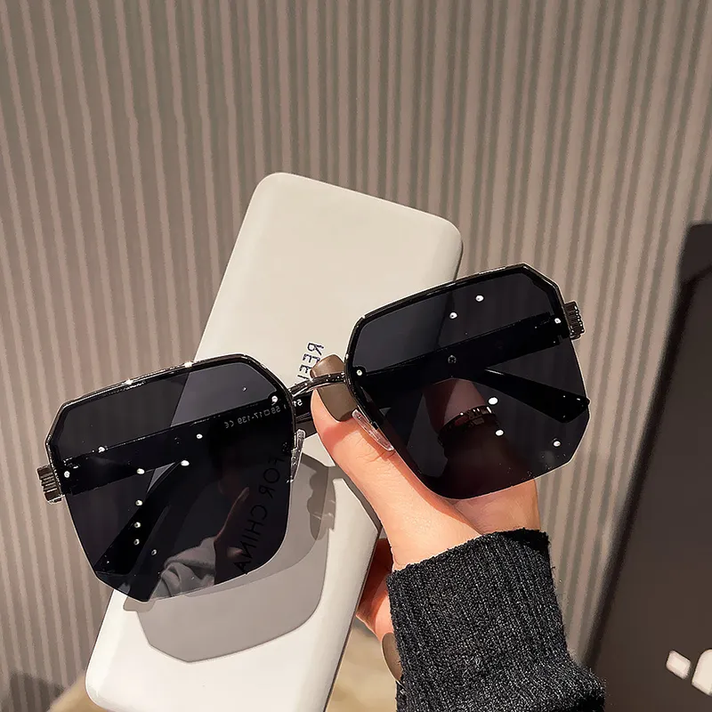 Cranta Komeia Irregular Shape Sunglasses Unisex-1