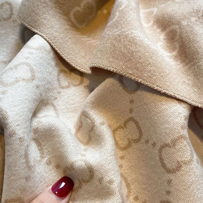 Cranta Komeia Knit Scarves Women's-4