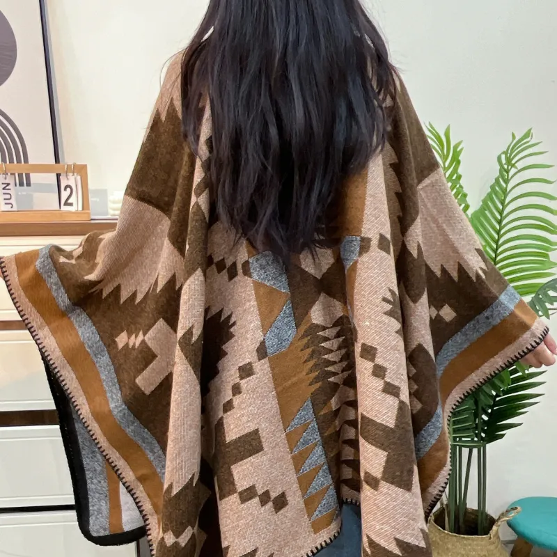 Cranta Komeia Shawls Women's-3