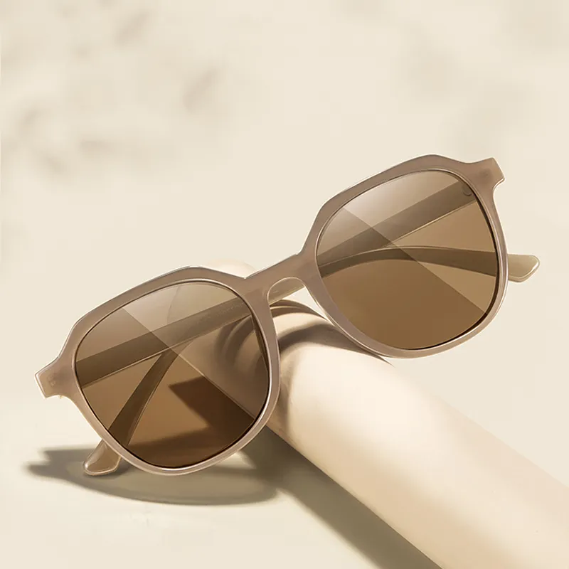 Cranta Komeia Oval Sunglasses Women's-1