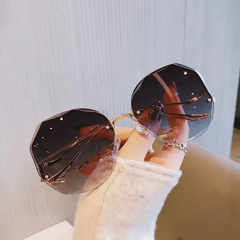 Cranta Komeia Irregular Shape Sunglasses Women's-1
