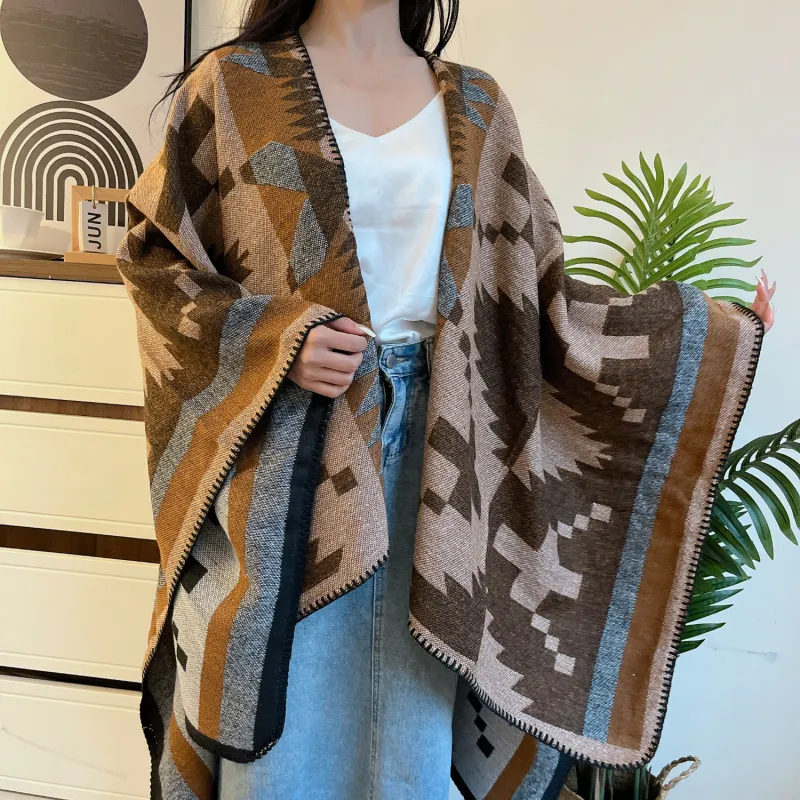 Cranta Komeia Shawls Women's-1