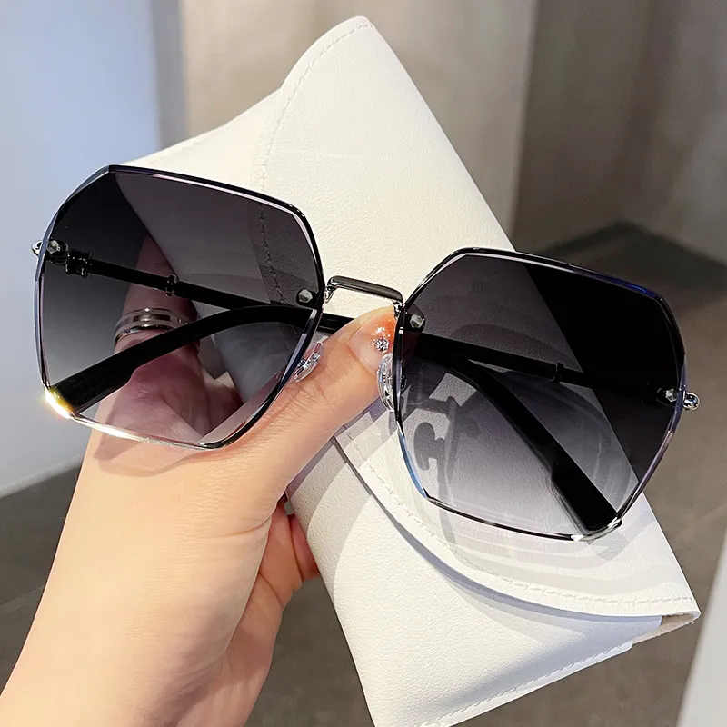 Cranta Komeia Metal PC Irregular Shape Sunglasses Women's-1