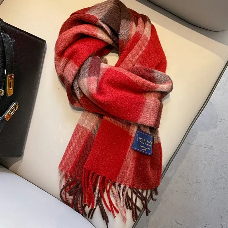 Cranta Komeia Sheep Wool Knit Scarves Women's-1