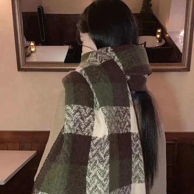 Cranta Komeia Knit Scarves Women's-1