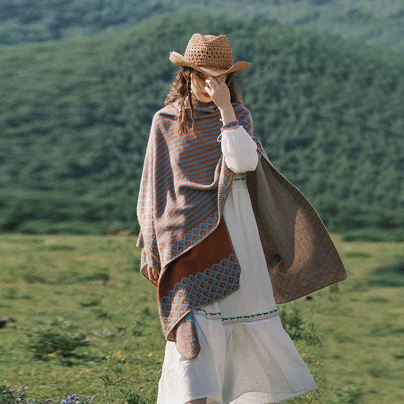 Cranta Komeia Shawls Women's-1