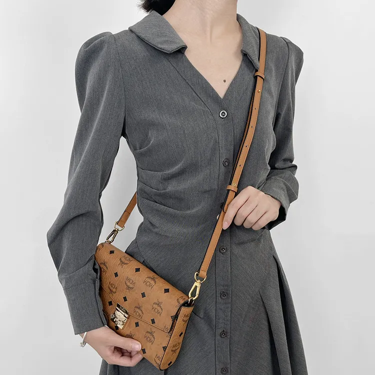 Luxury Care Artisan Workshop Imported Microfiber Envelope Bag, Shoulder Bag, Crossbody Bag, Bag Strap Women's Brown-3