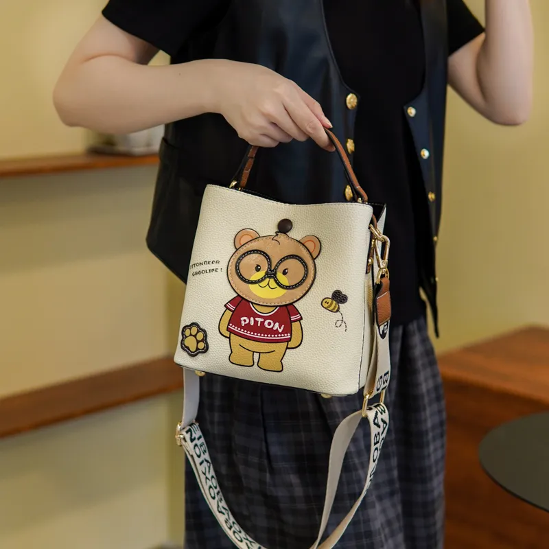North Pack Handbags Ecru+Shopping Bag-2