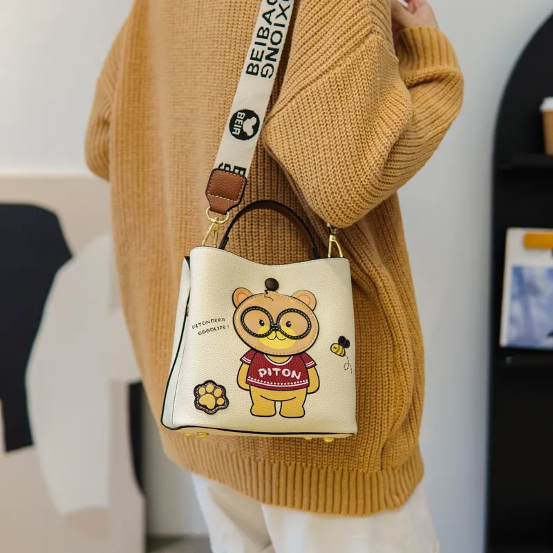 North Pack Handbags Ecru+Shopping Bag-5