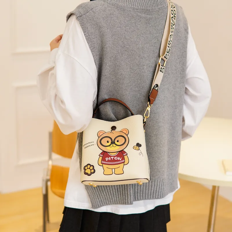 North Pack Handbags Ecru+Shopping Bag-4