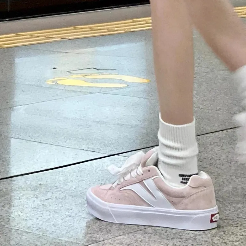 Luji Low Top Skateboard Shoes Women's-10