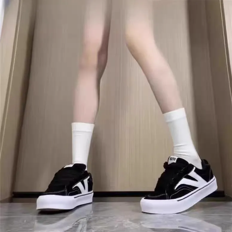 Luji Low Top Skateboard Shoes Women's-17