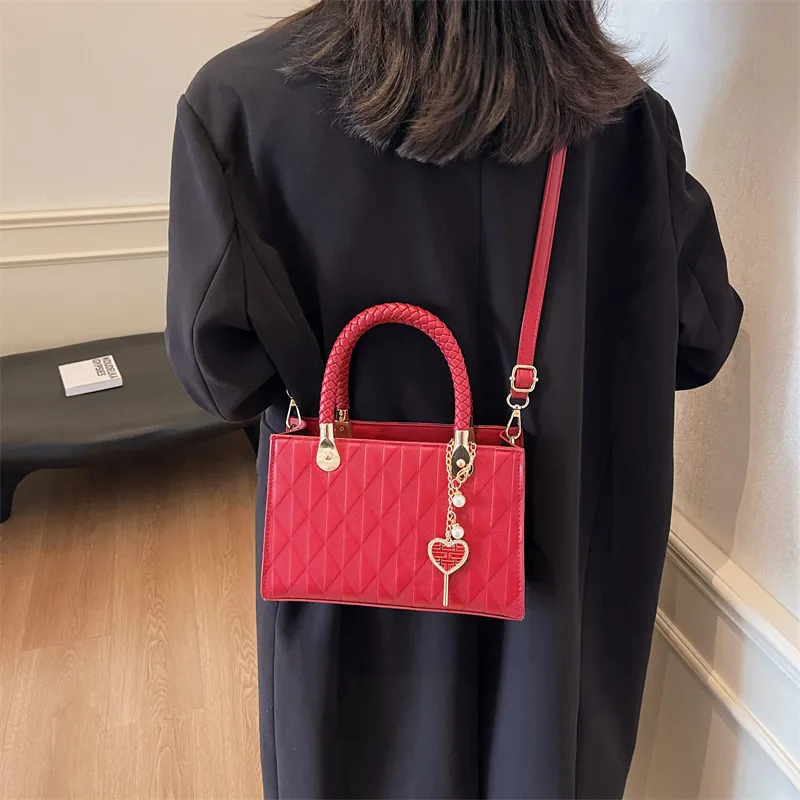 Cwatcun PU One Shoulder Handbag, Crossbody Bag Regular Women's Red-4